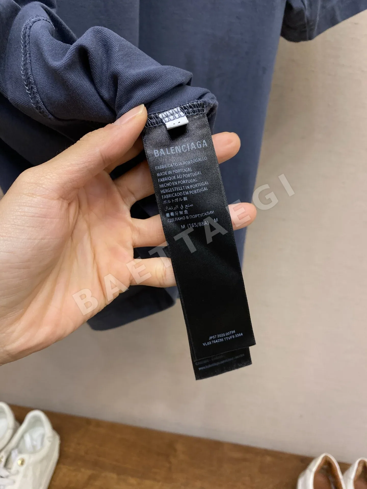 발렌시아가 자수 라운드넥 남성 반팔 티셔츠 상세 이미지 7
