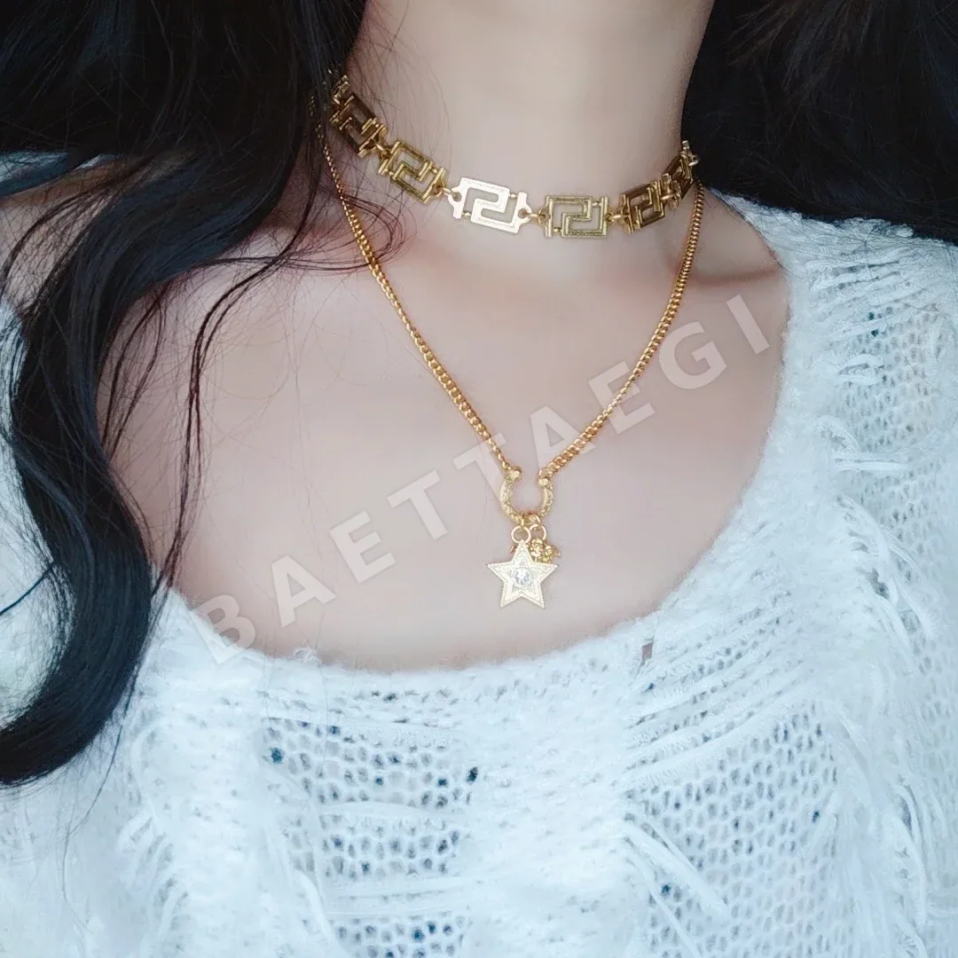 베르사체 메두사 로고 황동 목걸이 상세 이미지 5