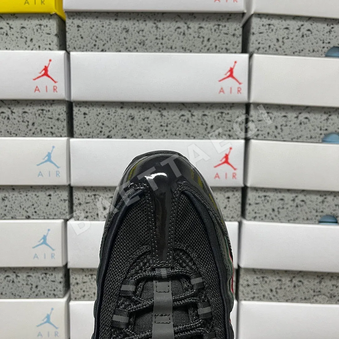 나이키 [KZ2.0] 에어 맥스 95 SP IB4453-001 201159 Nike Air Max 95 SP Undefeated Black 상세 이미지 6