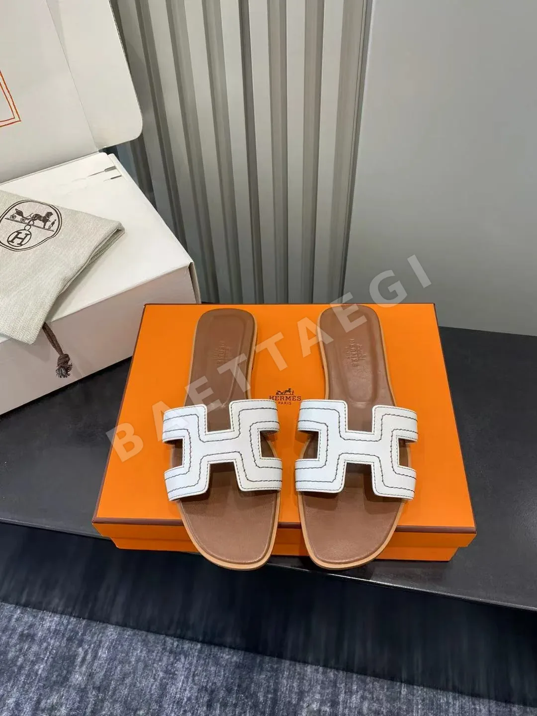 에르메스 클래식 H 오란 슬리퍼 상세 이미지 2