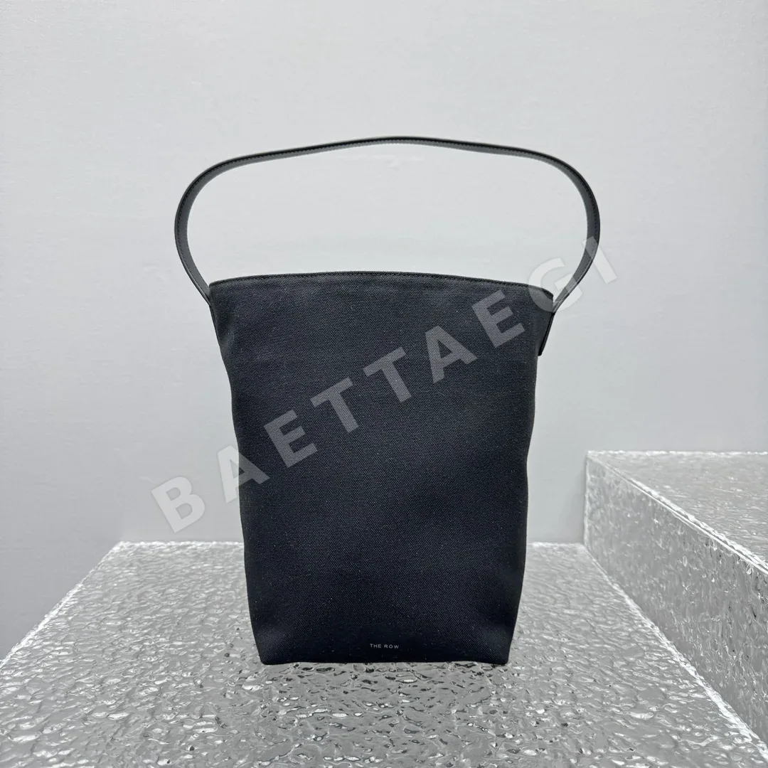 더로우 블랙 캔버스 버킷백 상세 이미지 4