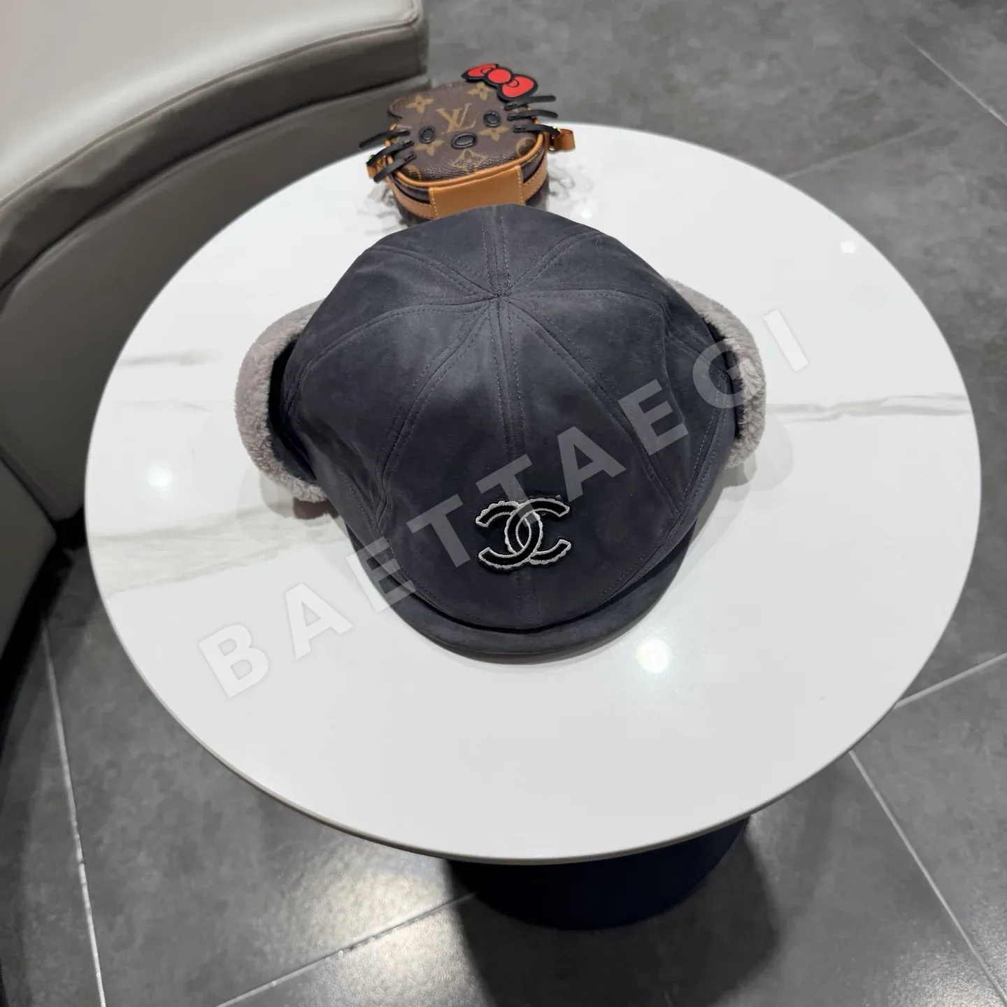 샤넬 더퍼 스웨이드 캡 185305