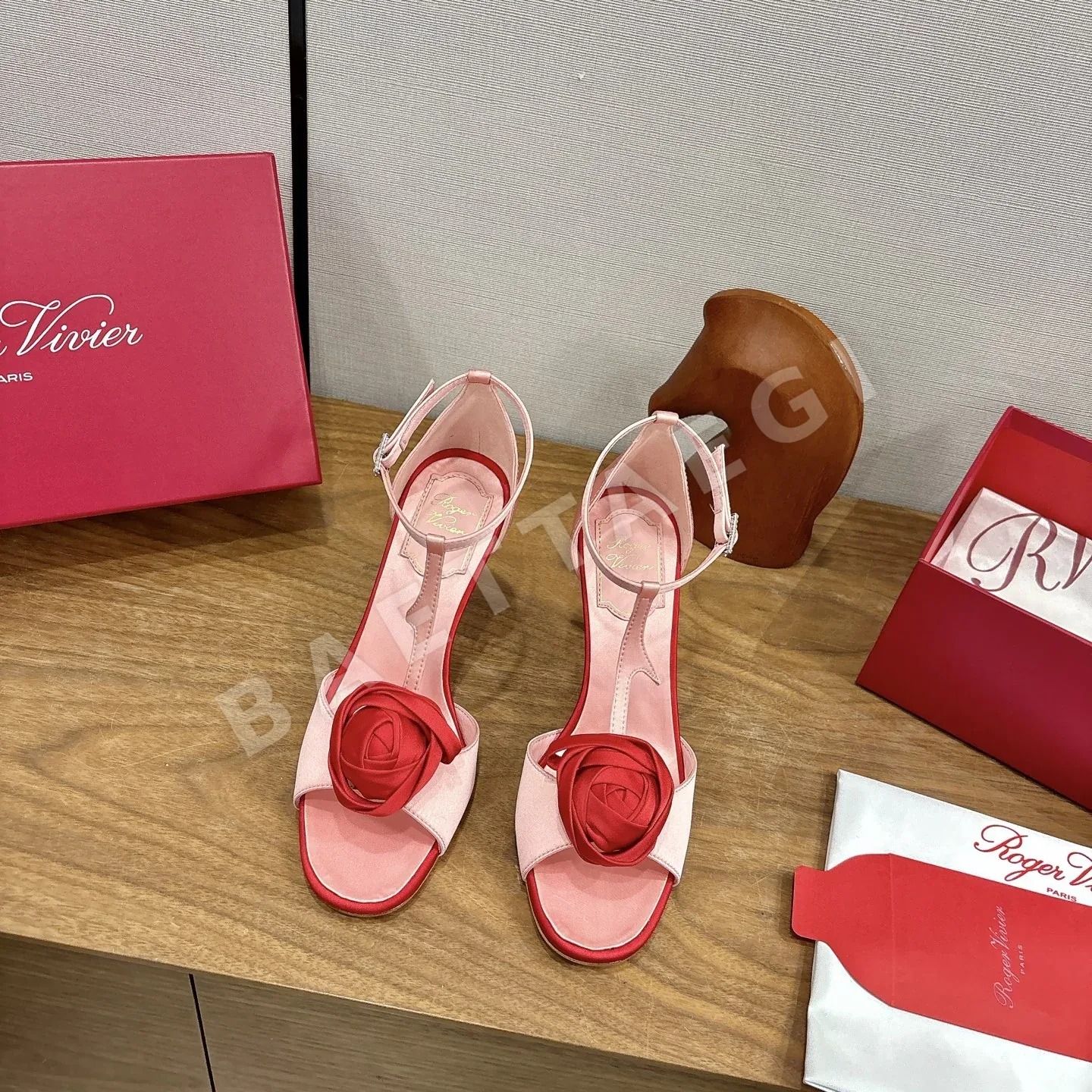 로저비비에 신발 상세 이미지 1