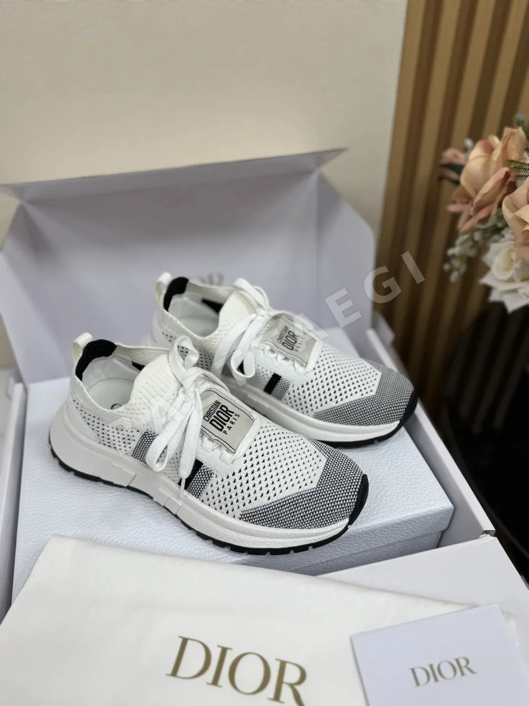 디올 런앤 메시 스니커즈 89012