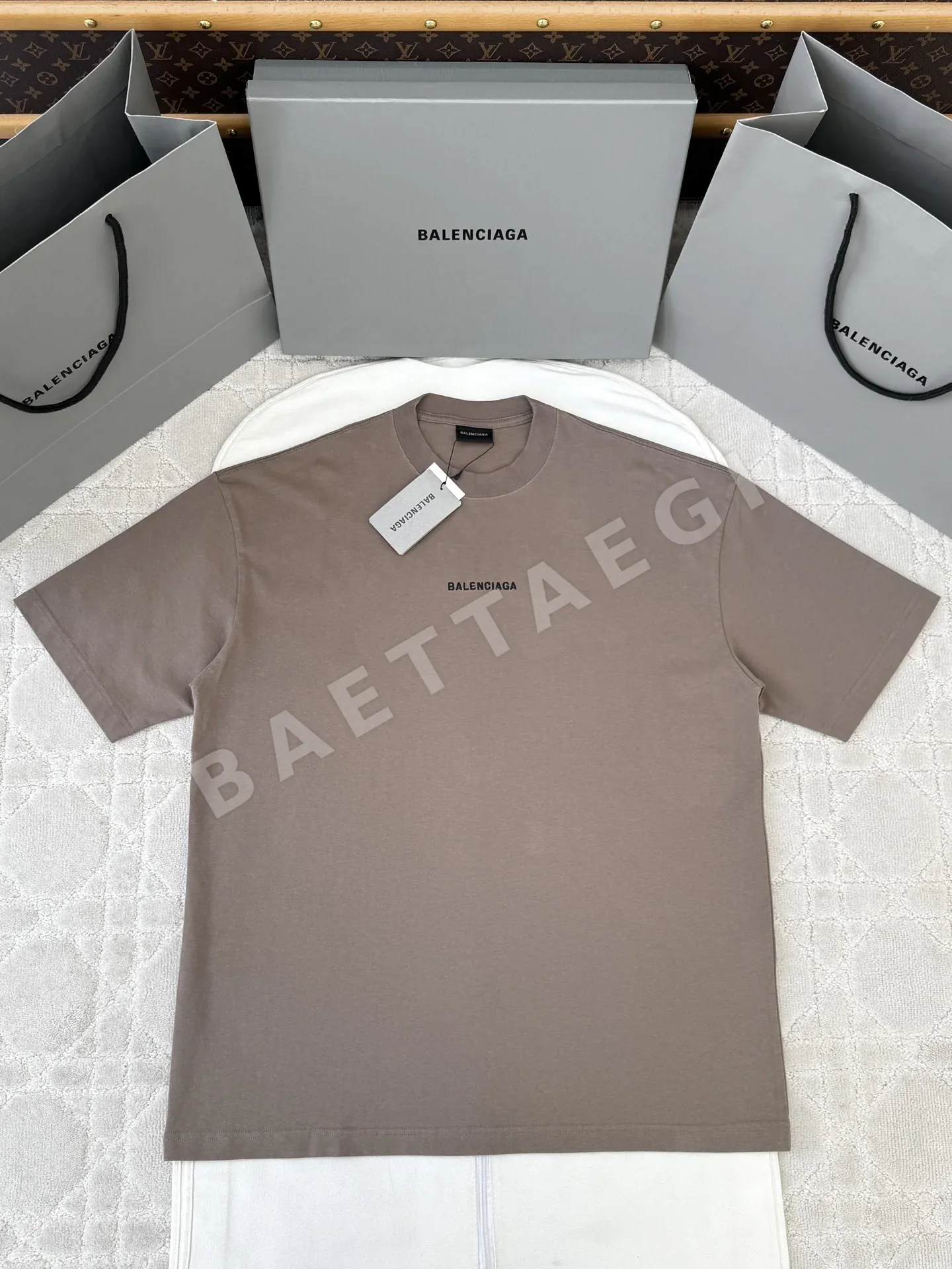 발렌시아가 남성 자수 반팔 셔츠 194234