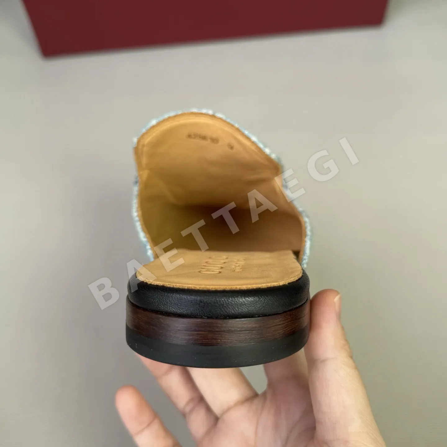 구찌 메탈 장식 가죽 슬립온 신발 상세 이미지 9