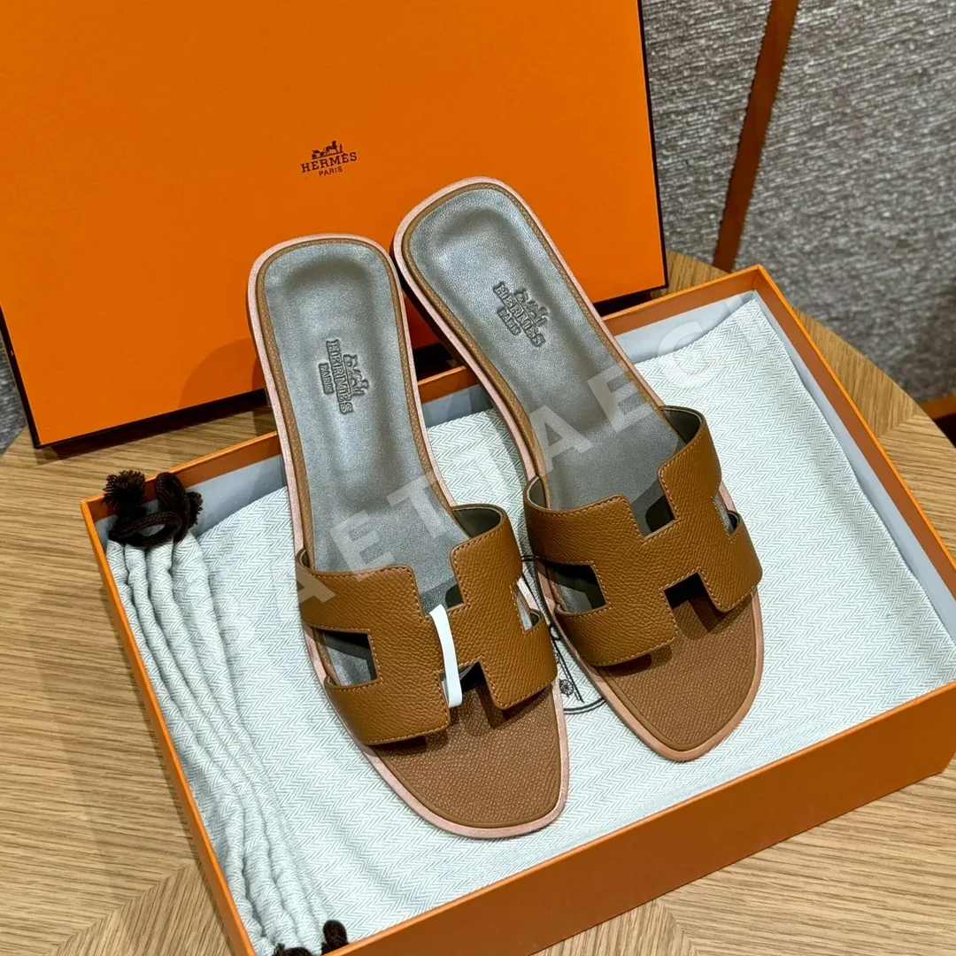 에르메스 181 오란 골든 브라운 샌들 8306