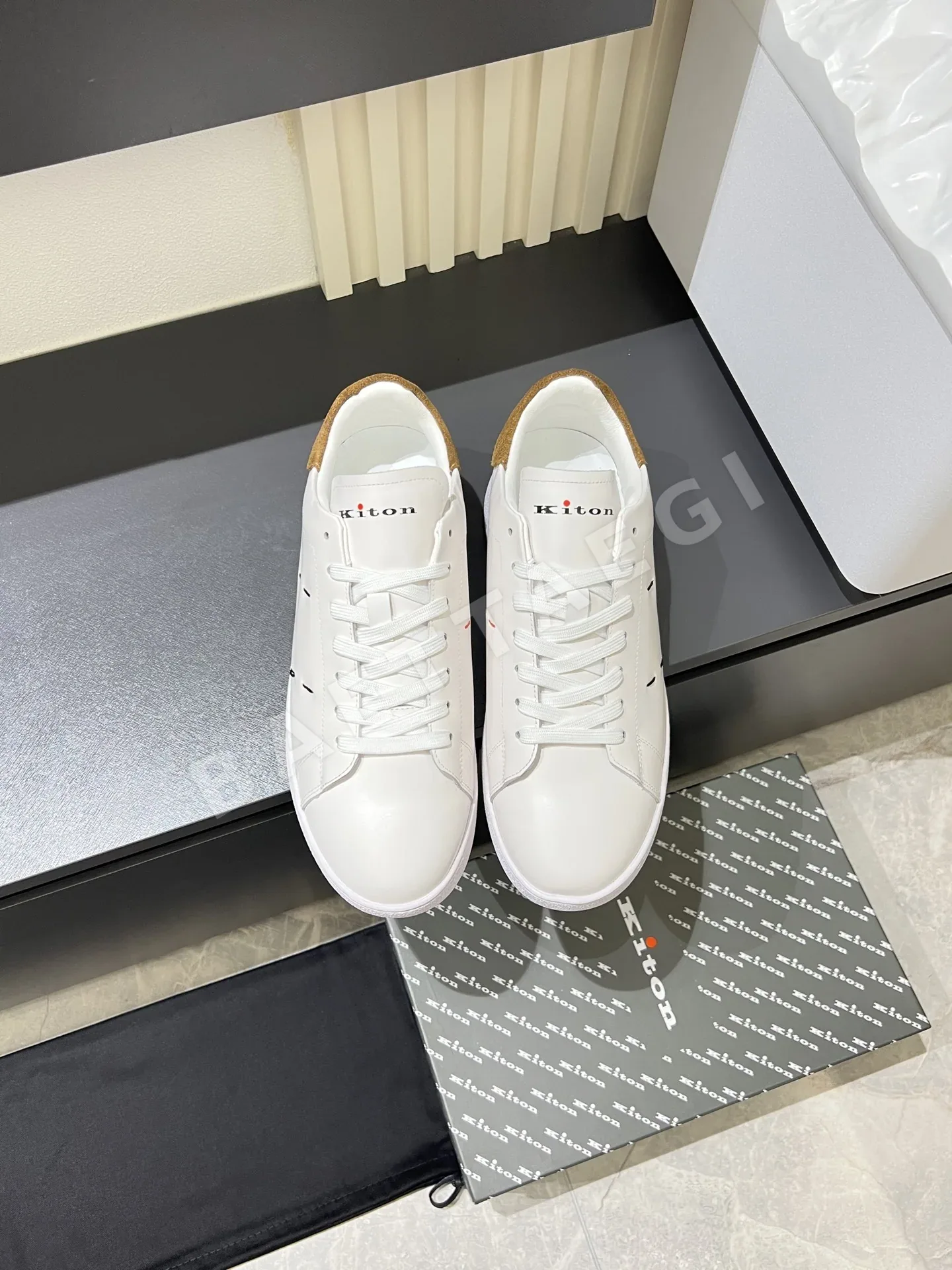 키톤 카프스킨 남성 스니커즈 88506