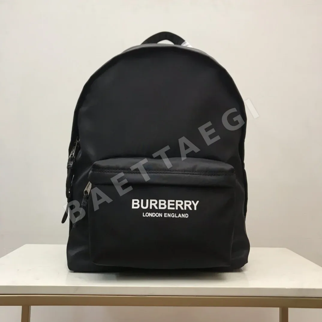버버리 나일론 백팩 39958
