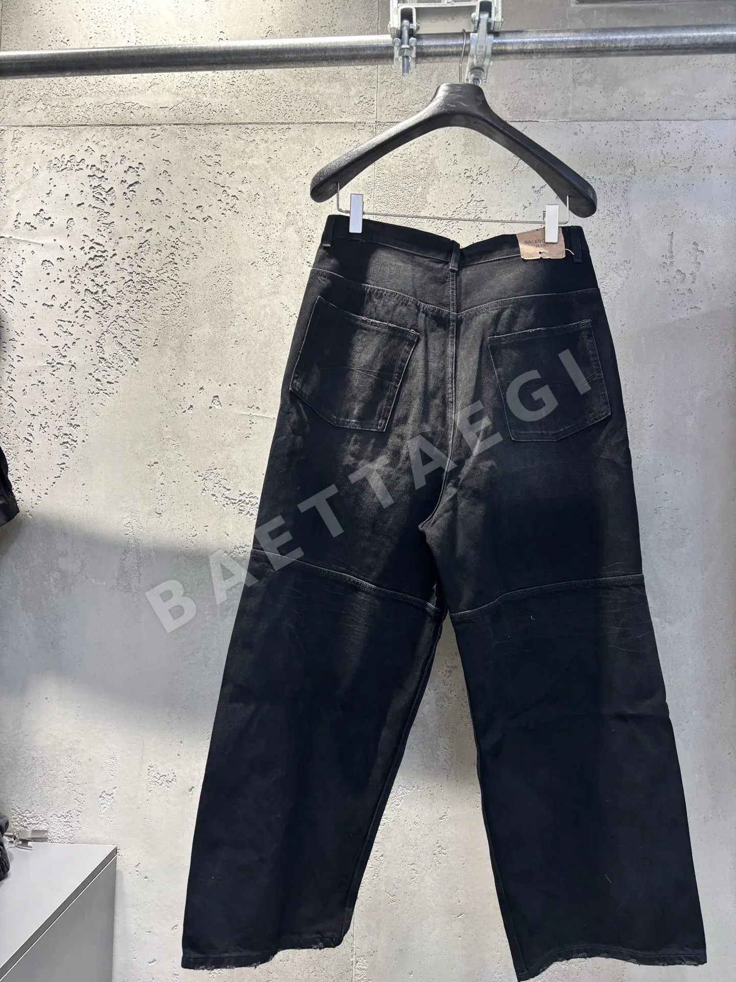 발렌시아가 남성 바지 상세 이미지 2
