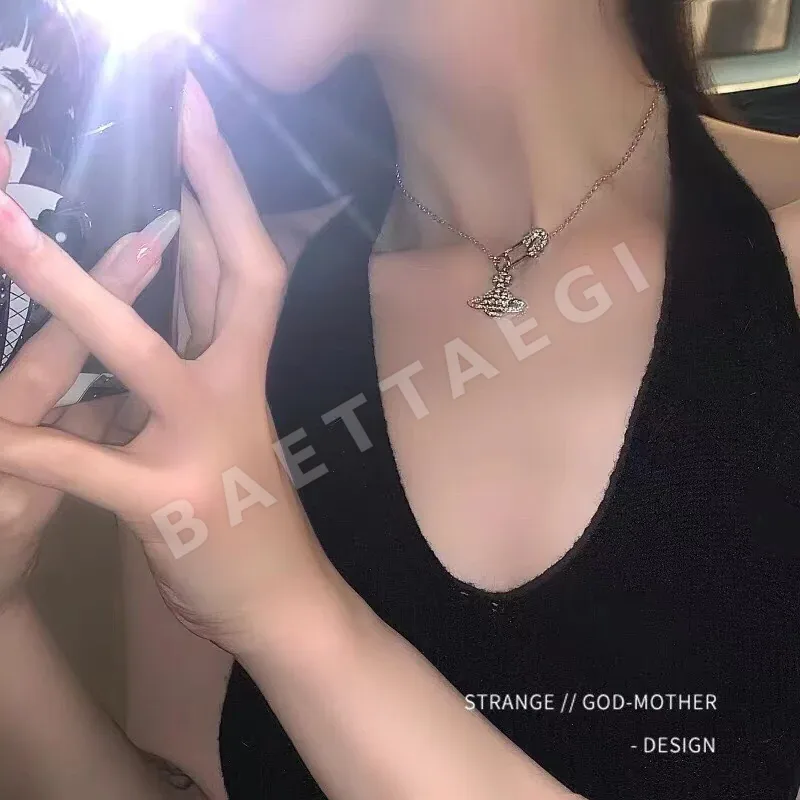 비비안웨스트우드 새턴 귀걸이 상세 이미지 2