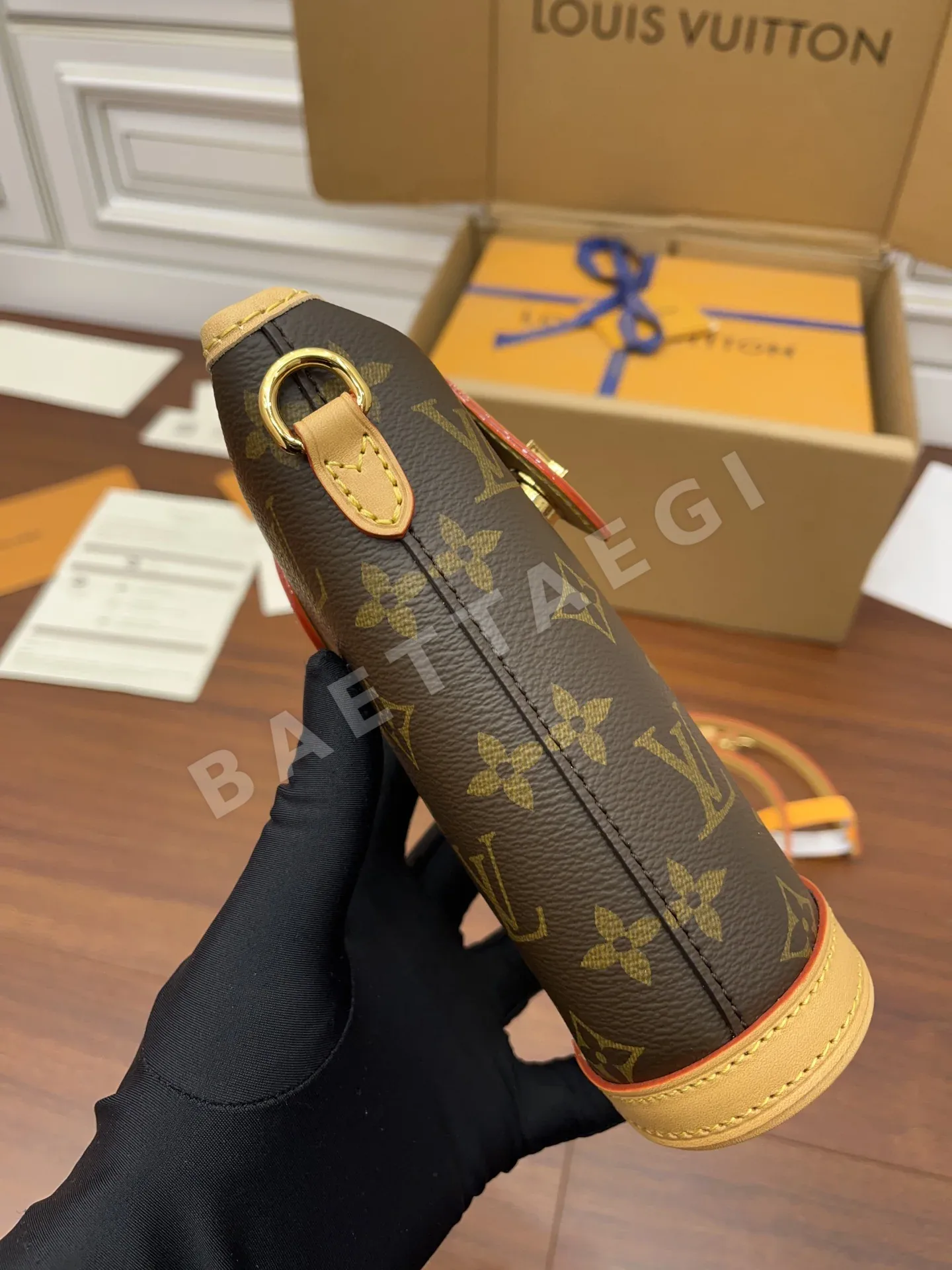 루이비통 M80874 가방 상세 이미지 4