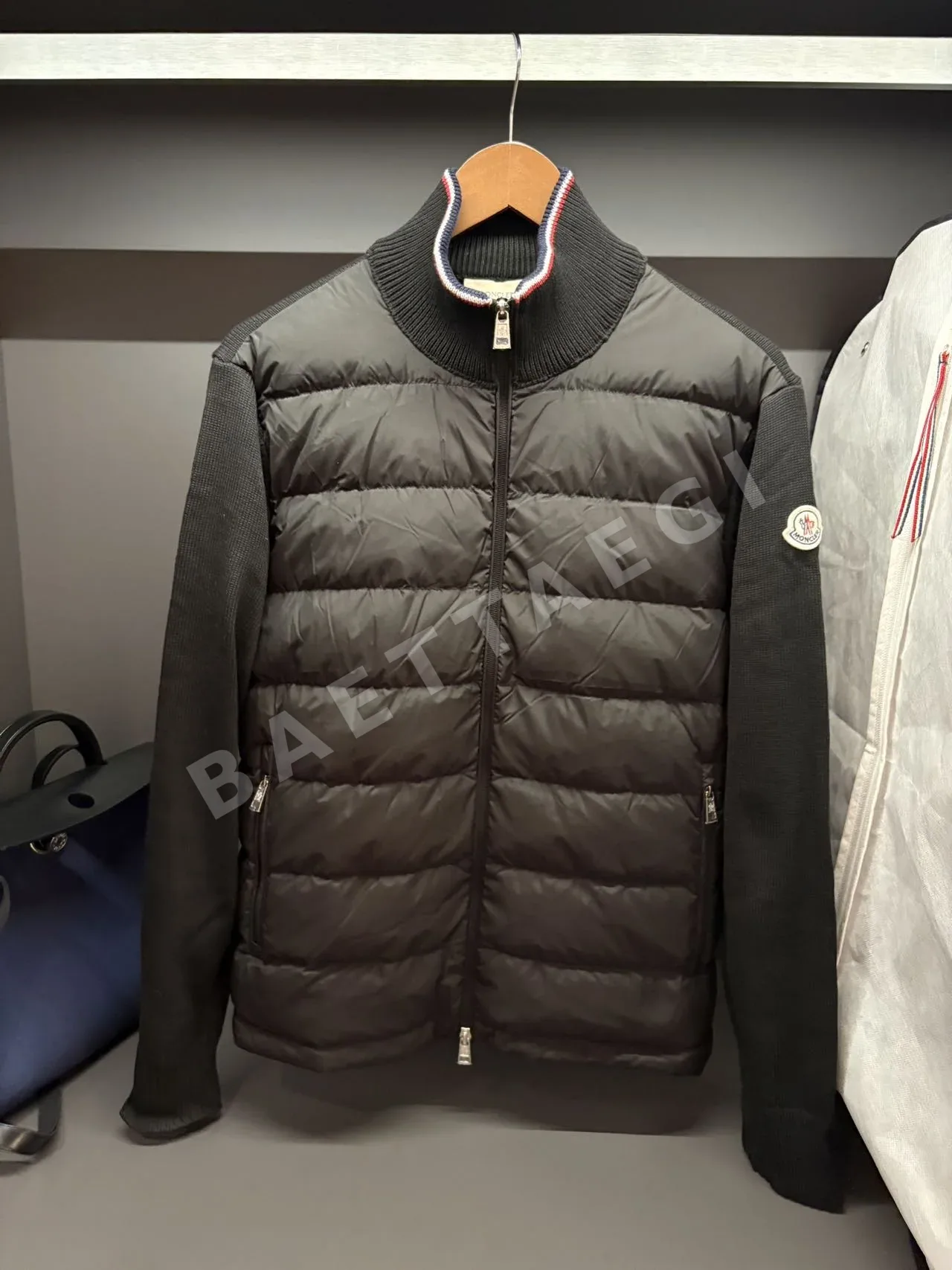 몽클레르 패딩 집업 코튼 가디건 상세 이미지 8