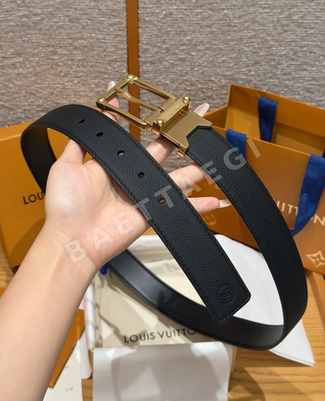 루이비통 코너 핀 트렁크 35mm 리버시블 벨트 상세 이미지 6