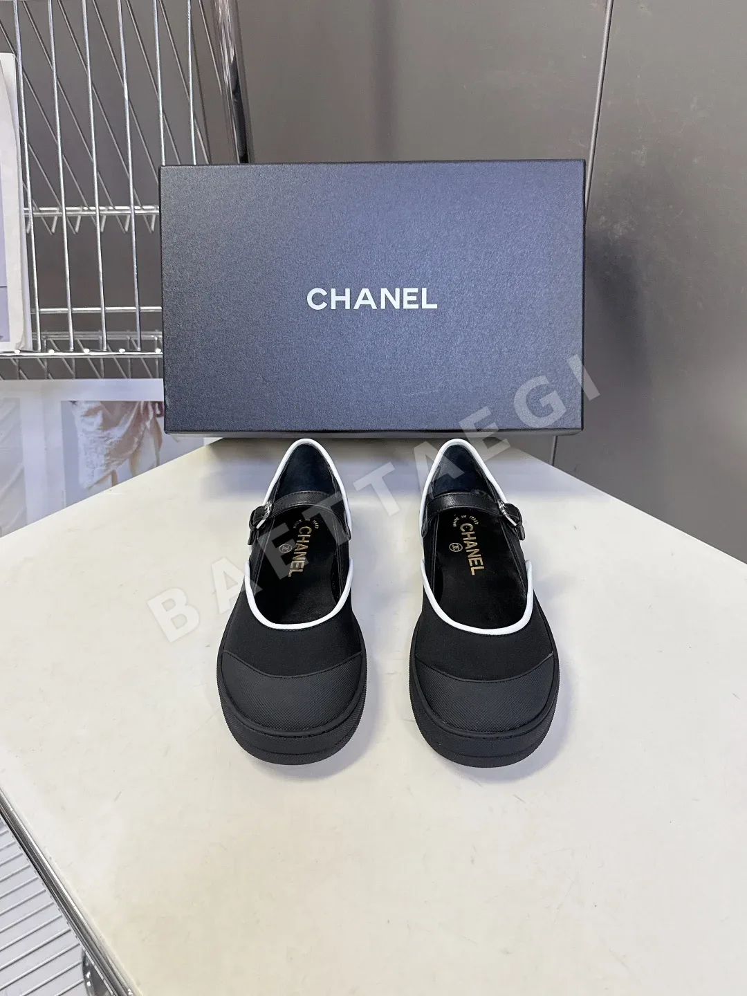 샤넬 코코비치 투톤 메리제인 플랫 슈즈 98389