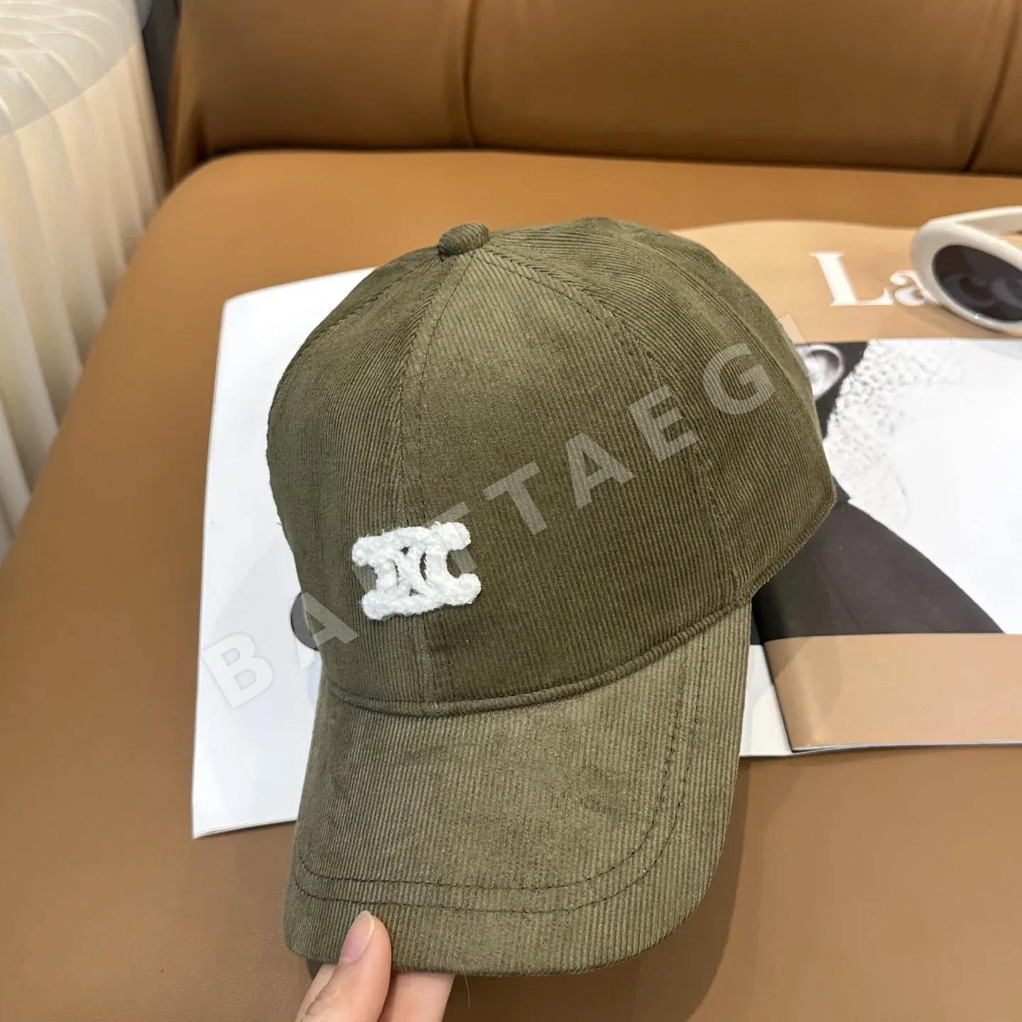 셀린느 개선문 자수 코듀로이 베이스볼 캡 상세 이미지 2