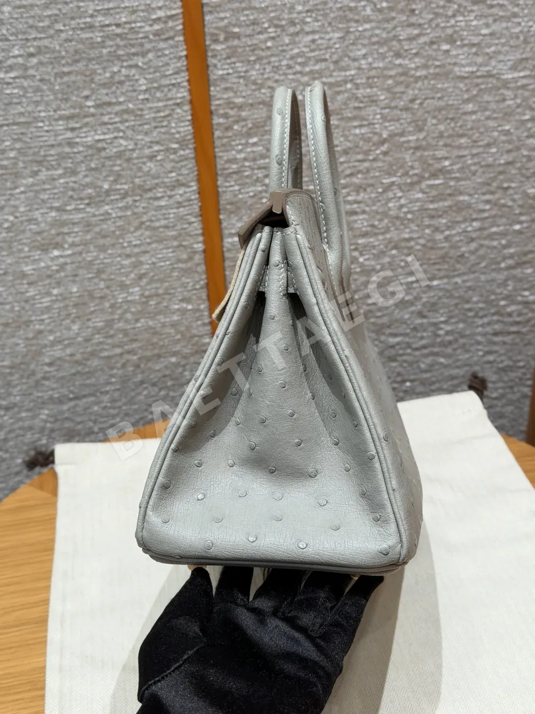 에르메스 버킨 25 타조 가죽 가방 상세 이미지 4