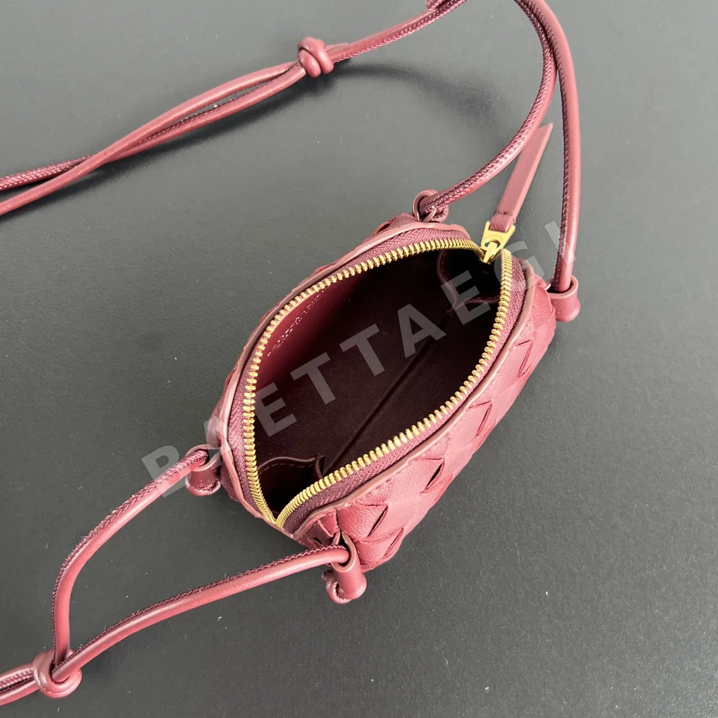 보테가베네타 슈퍼 미니 만두 가방 상세 이미지 5