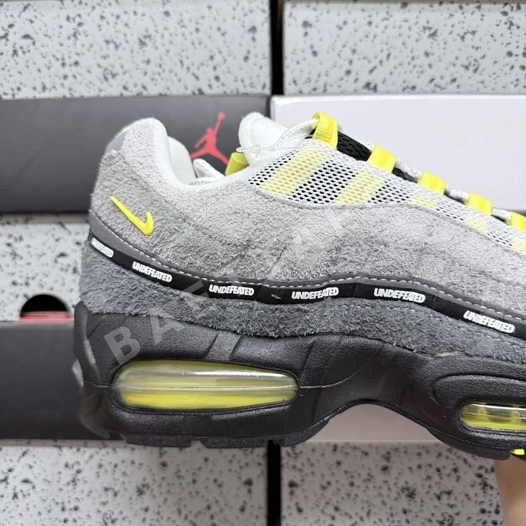 나이키 [KZ2.0] 에어 맥스 95 SP IB4523-002 201336 Nike Air Max 95 SP Undefeated Geo 상세 이미지 9