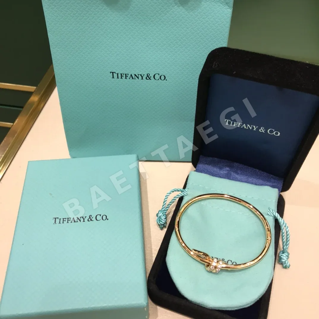 티파니 노트 트위스트 코일 팔찌 70826