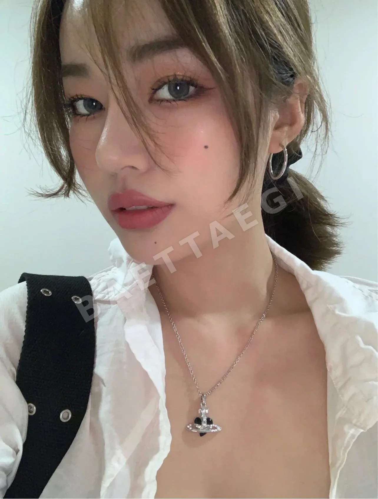 비비안웨스트우드 토성 라인스톤 하트 목걸이 상세 이미지 2