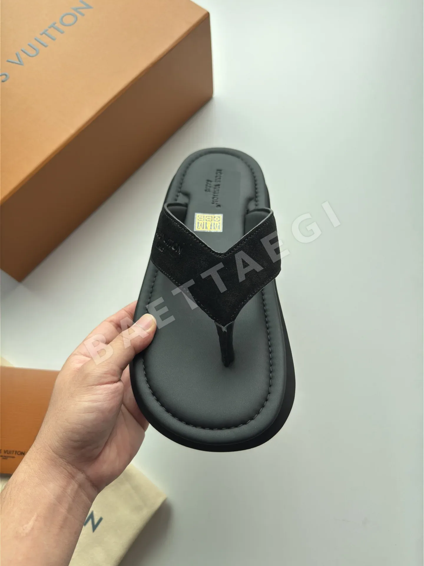 루이비통 L 패밀리 비치 샌들 상세 이미지 8