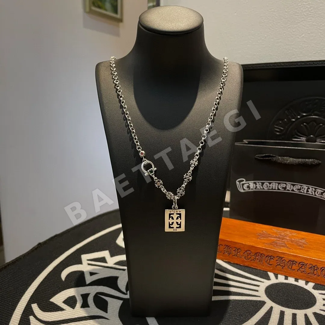 크롬하츠 크로스 플라워 목걸이 125699