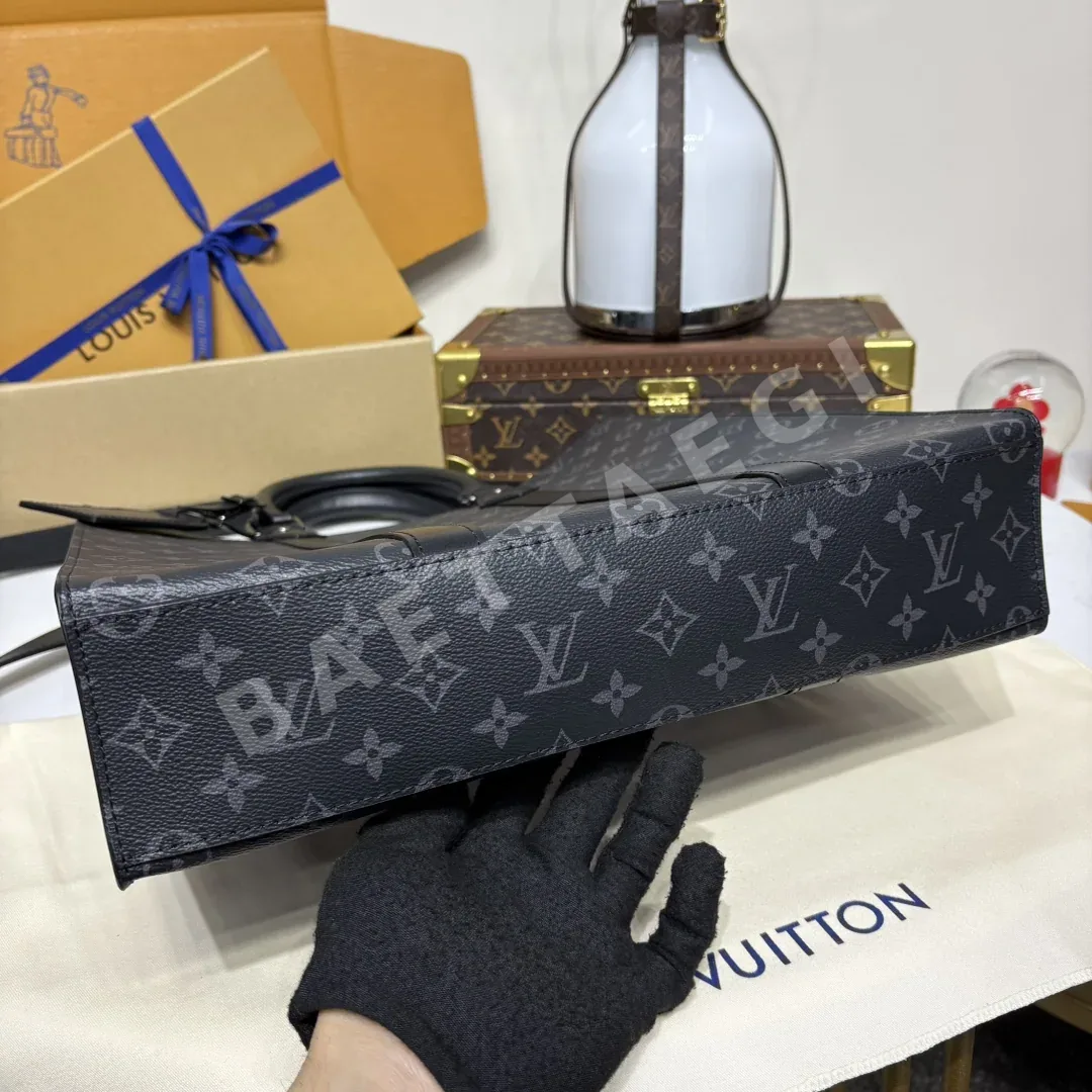 루이비통 SAC PLAT 모노그램 에클립스 캔버스 핸드백 M46452 상세 이미지 4