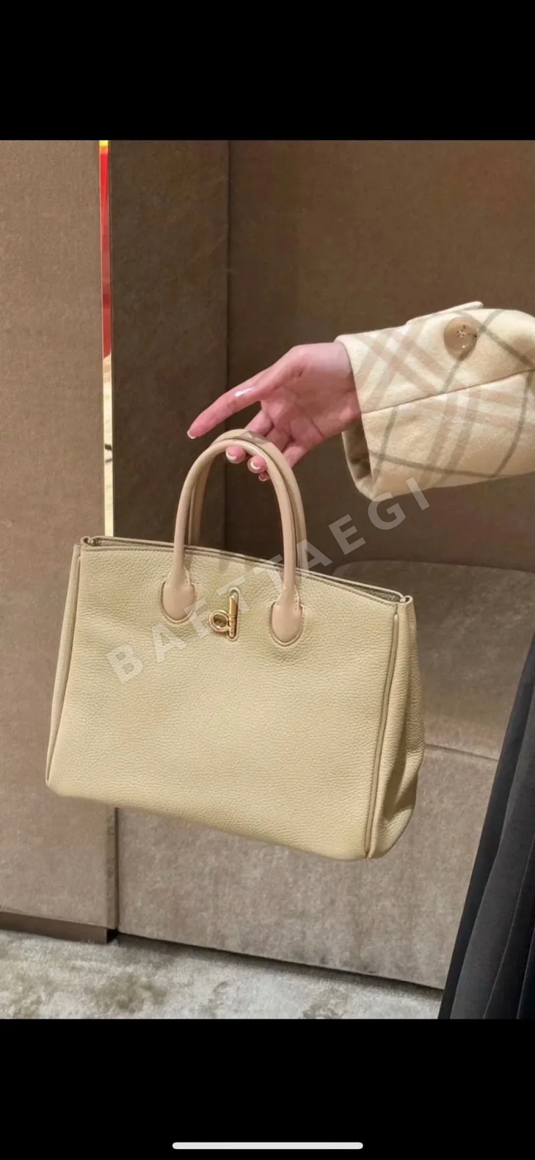버버리 로킹 호스 핸드백 상세 이미지 3