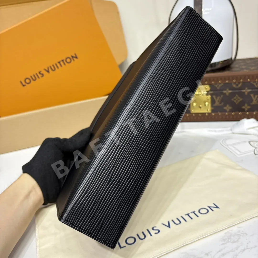 루이비통 포쉐트 보야주 클러치백 M81326 상세 이미지 4