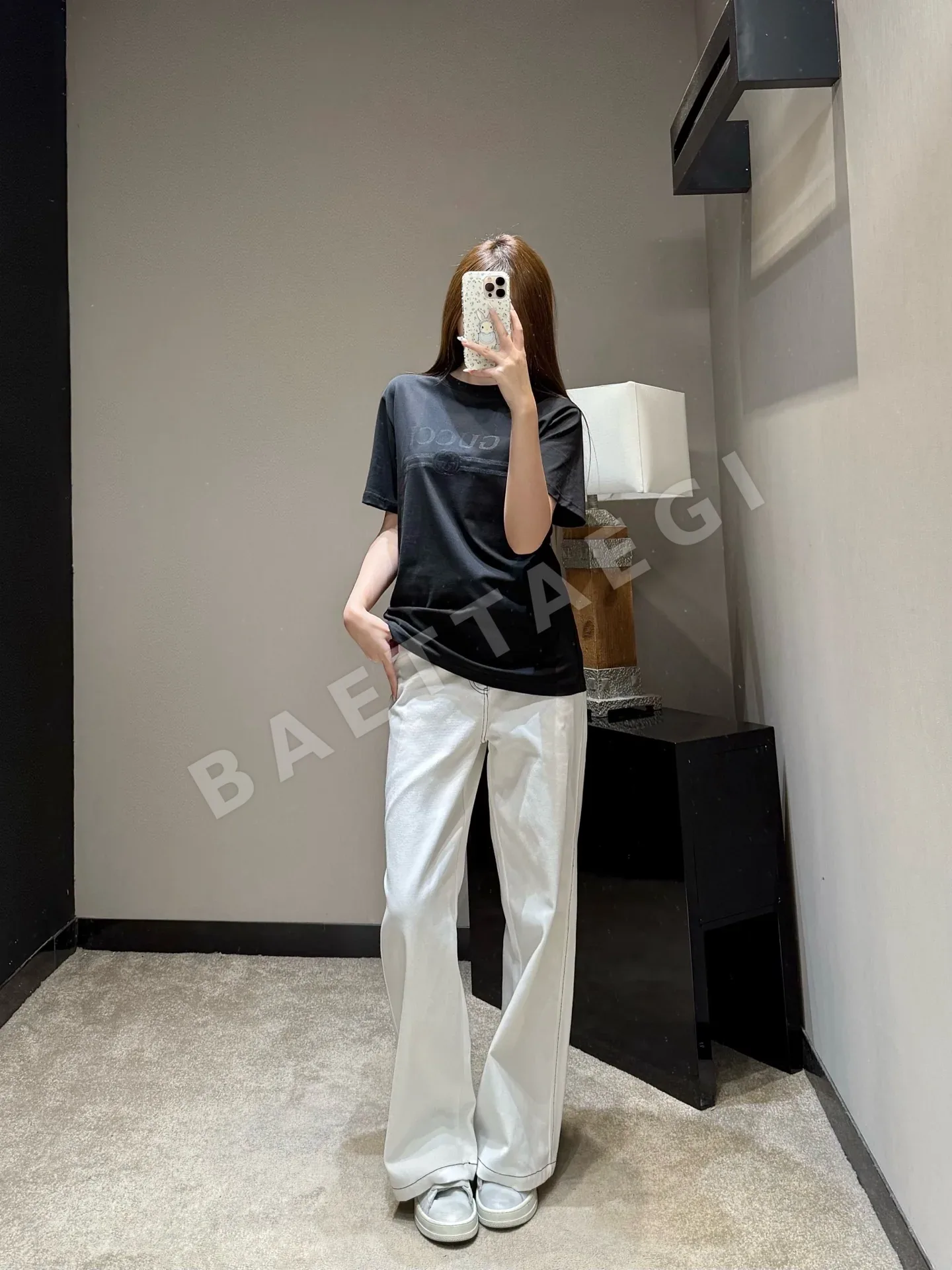 구찌 레터 프린트 크루넥 반팔 티셔츠 상세 이미지 4