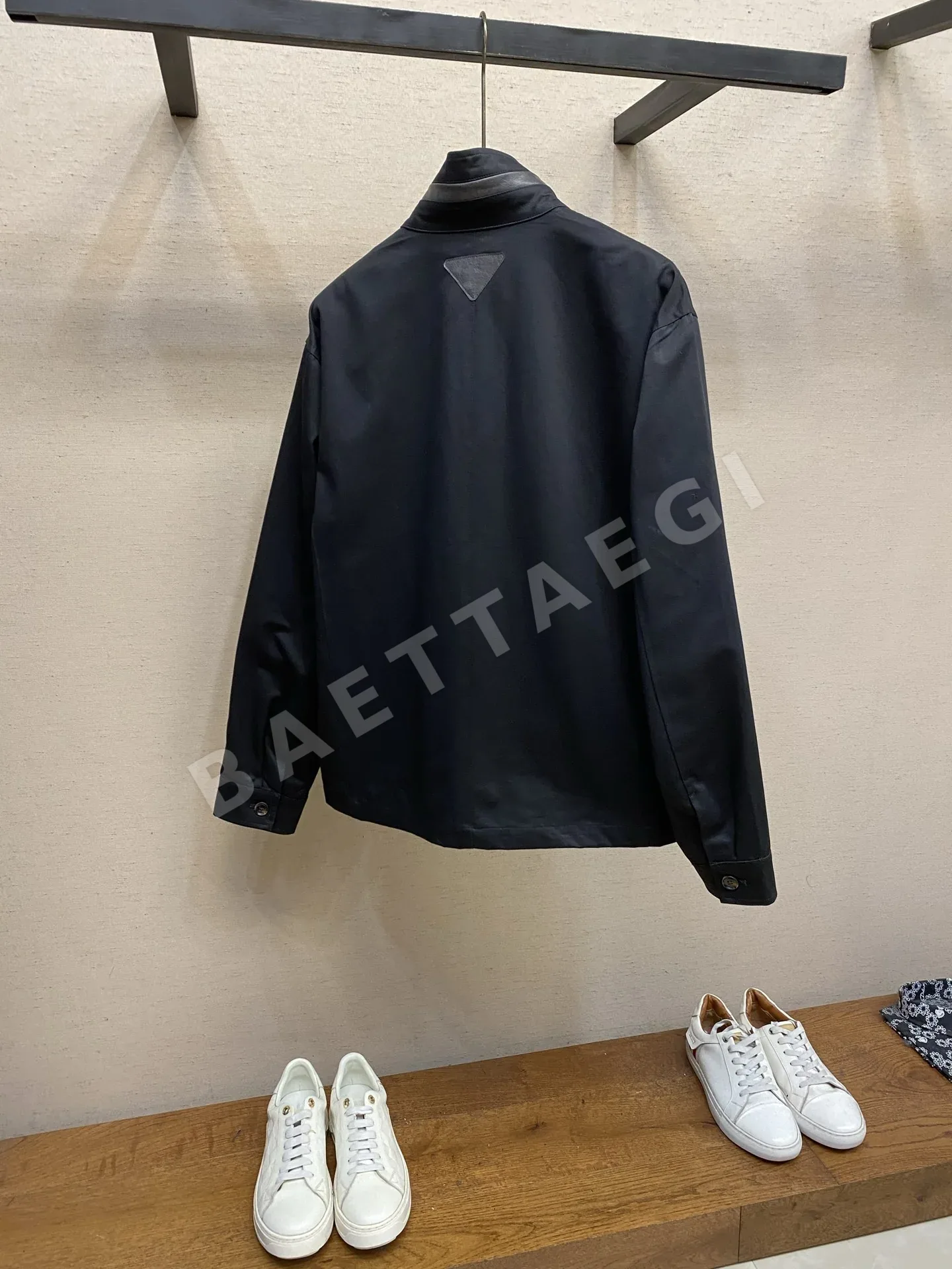 프라다 리버시블 스탠드카라 남성 자켓 상세 이미지 3