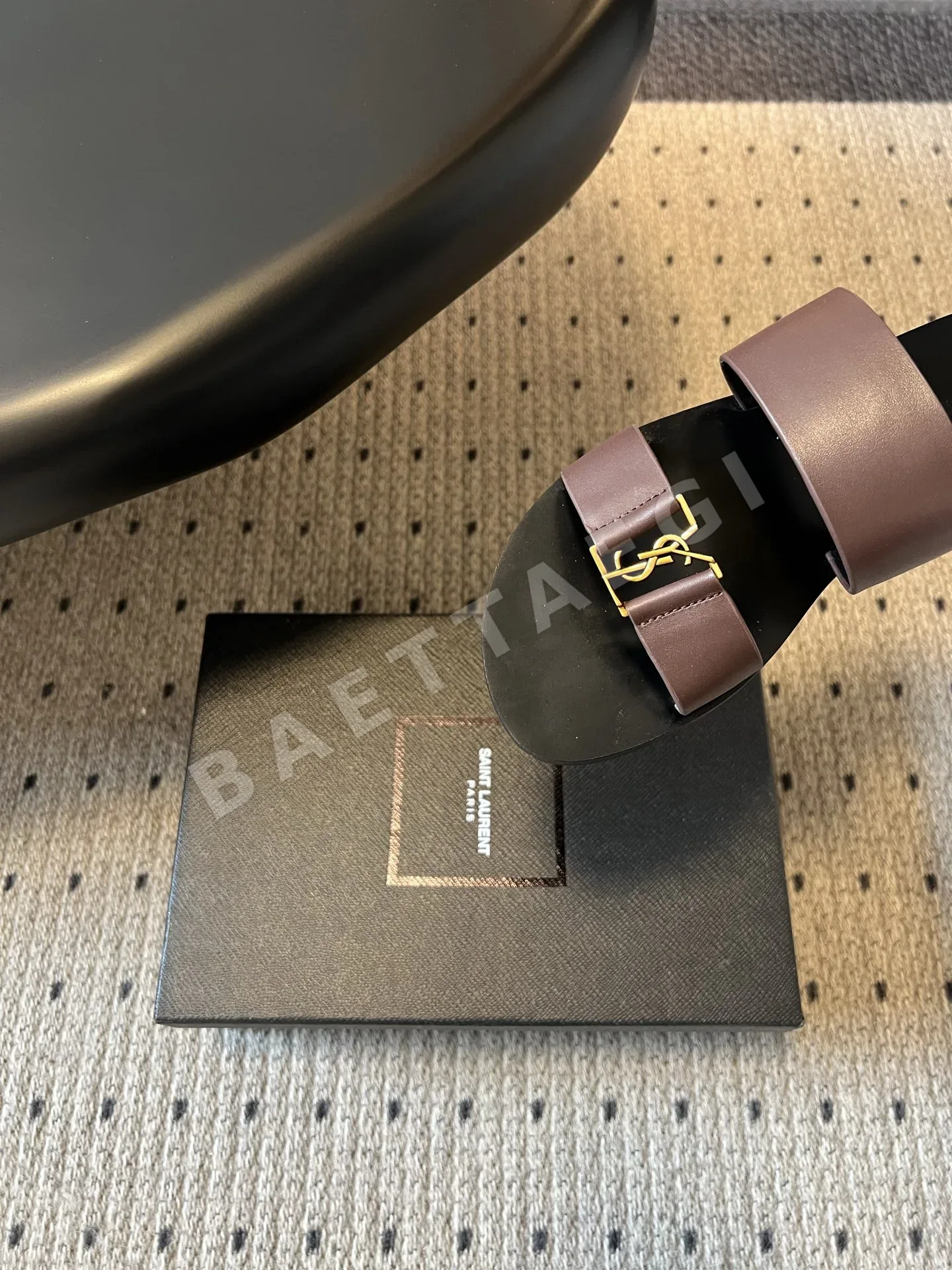 생로랑 YSL 샤머 더블 로고 플랫 샌들 상세 이미지 7