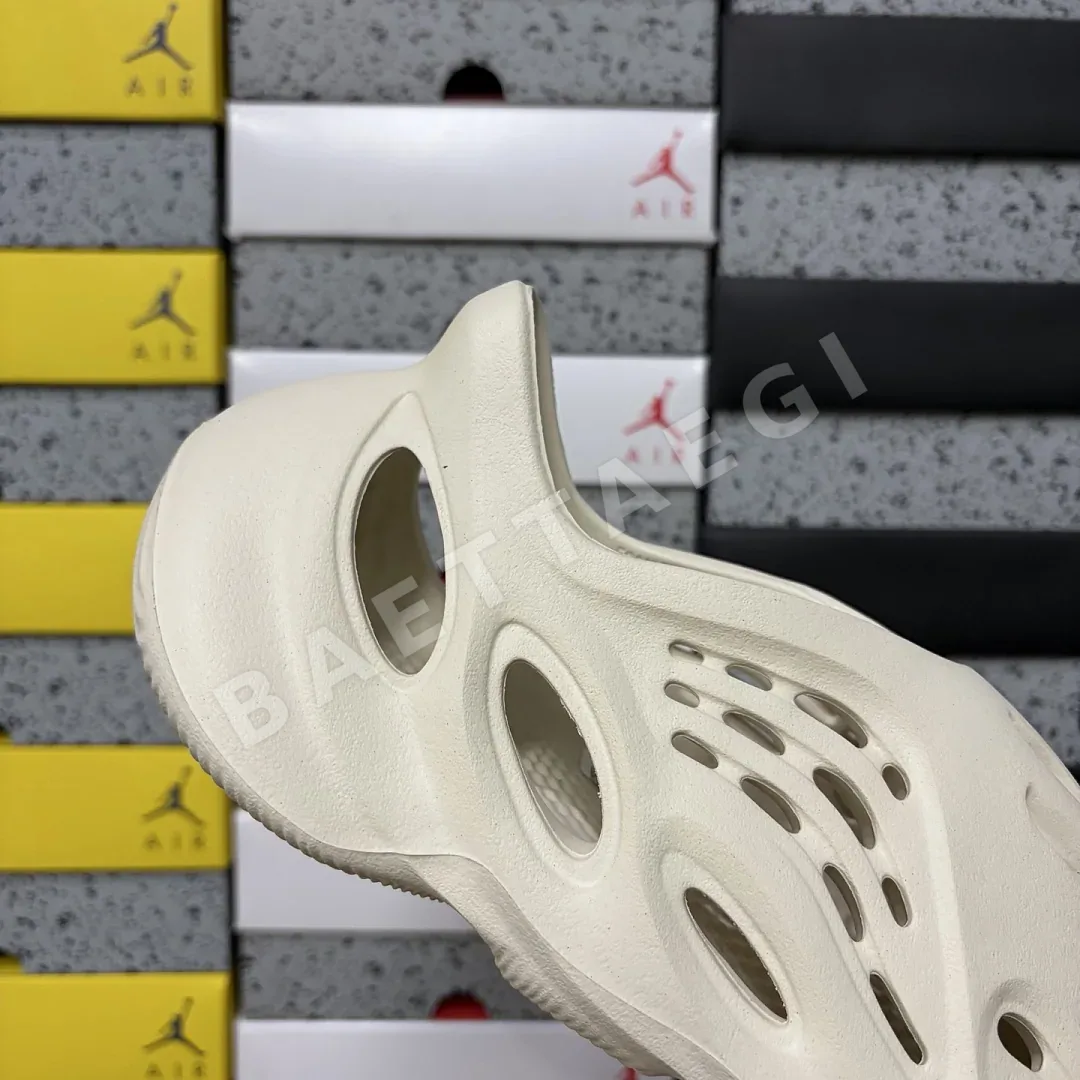 아디다스 [LW] 이지 폼 RNNR G55486 200648 Adidas Yeezy Foam RNNR Ararat 상세 이미지 3