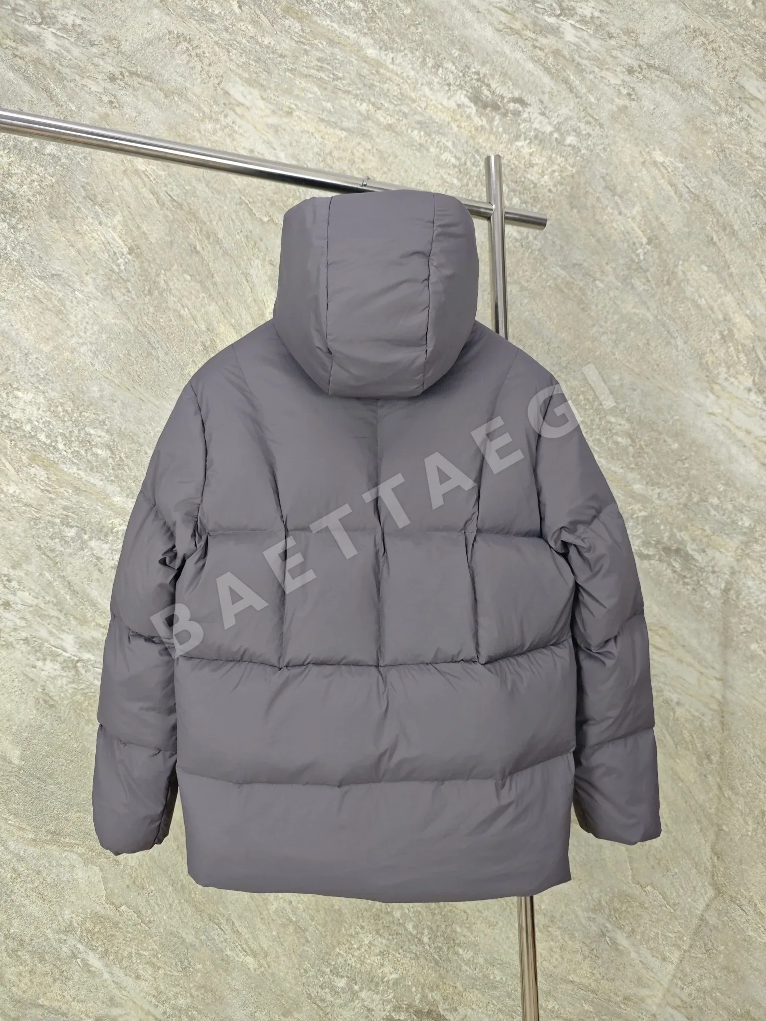 몽클레르 퓨생 후드 쇼트 다운 자켓 25FW 상세 이미지 2