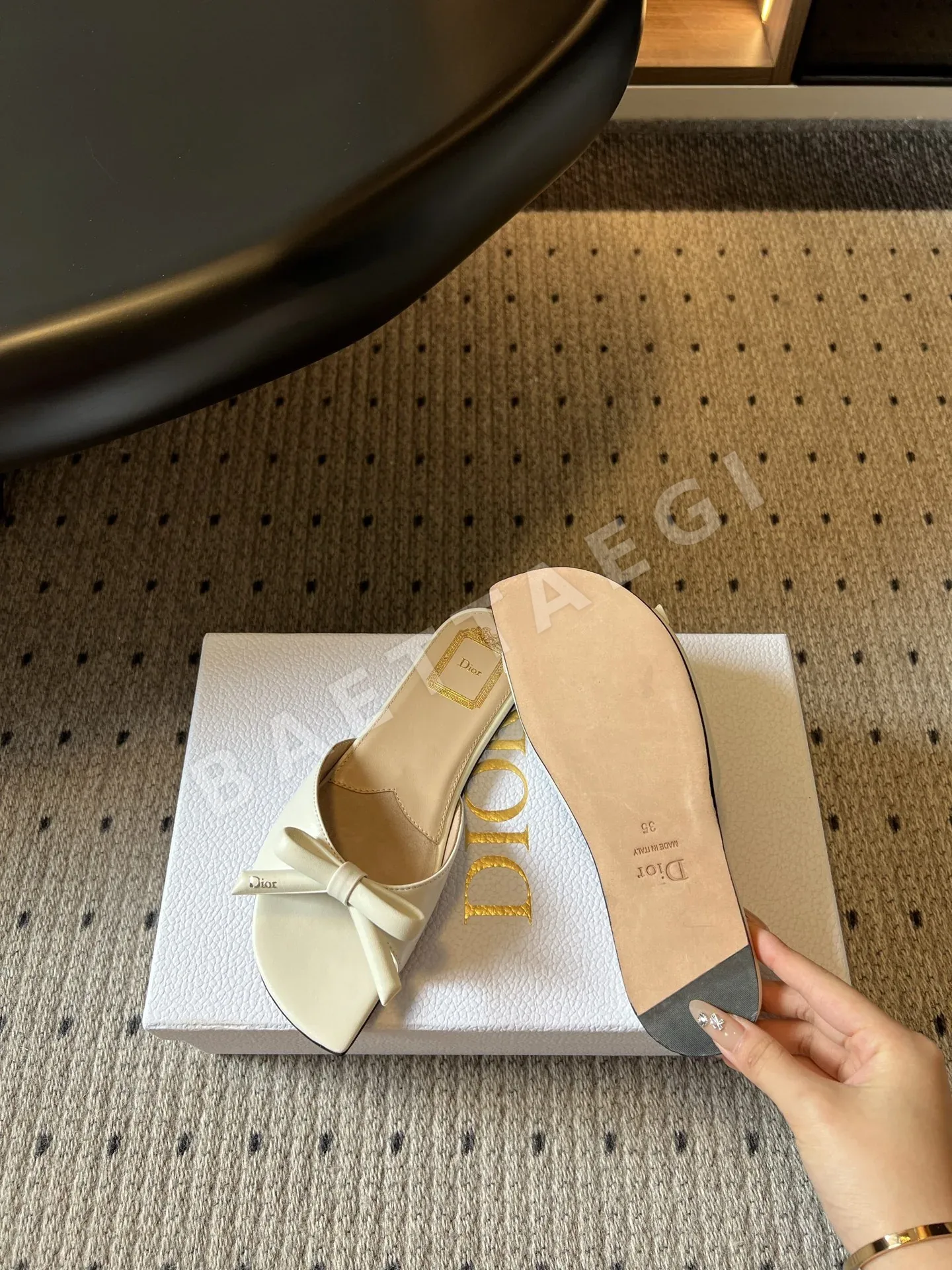 디올 뉴 리본 플랫 샌들 상세 이미지 3
