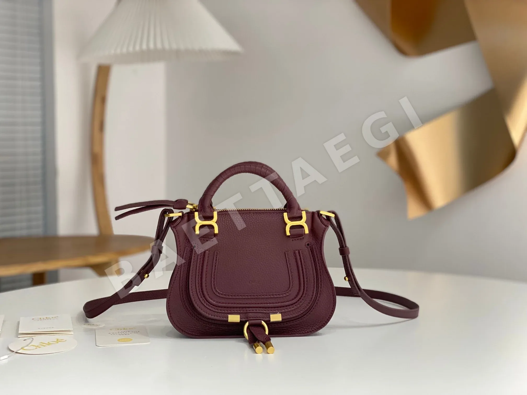 끌로에 소프트 그레인 송아지가죽 크로스백 191762