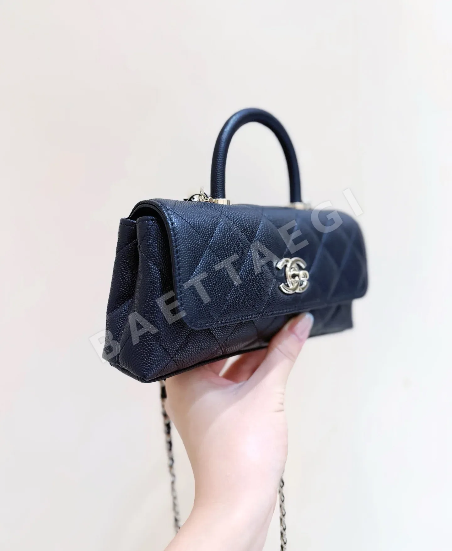 샤넬 코코 핸들 가로형 미니 가방 AP5285 (21×10×5cm) 상세 이미지 2