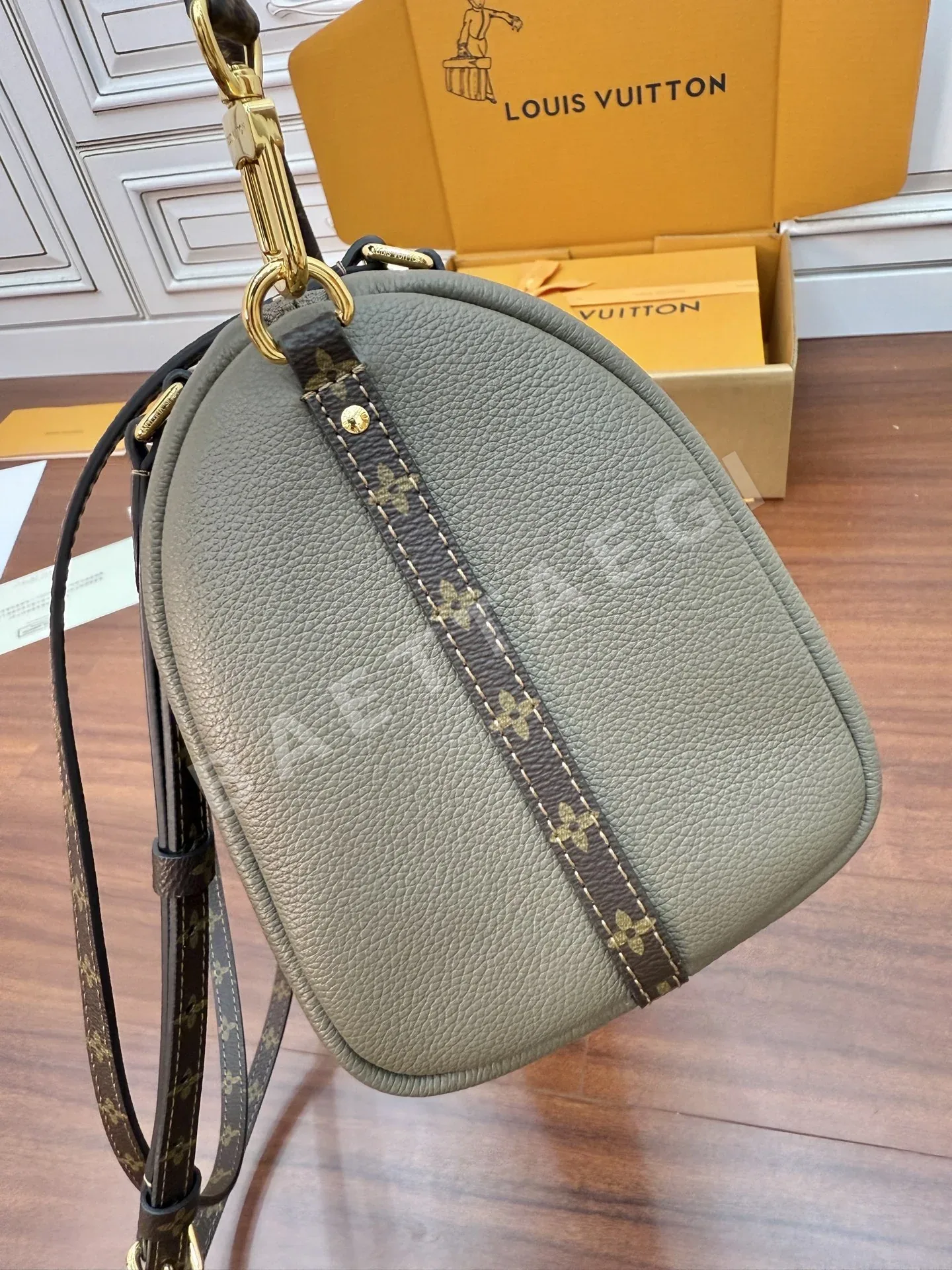 루이비통 M26360 다이아몬드 패턴 가방 상세 이미지 7