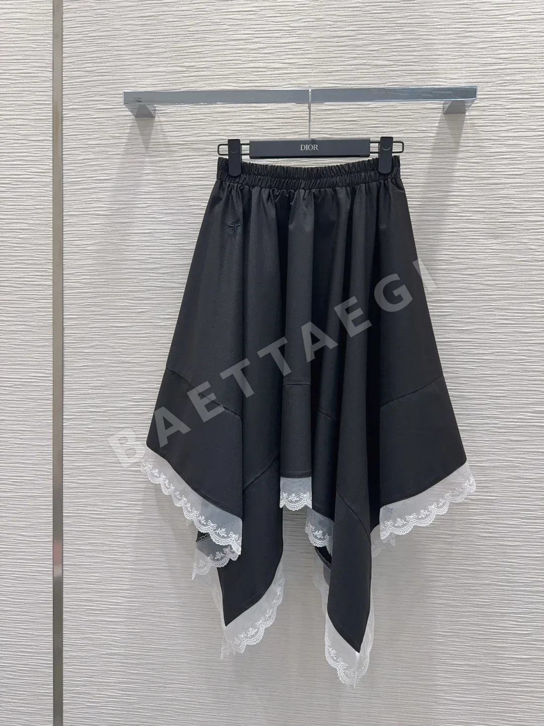 디올 이레귤러 미디 스커트 92190