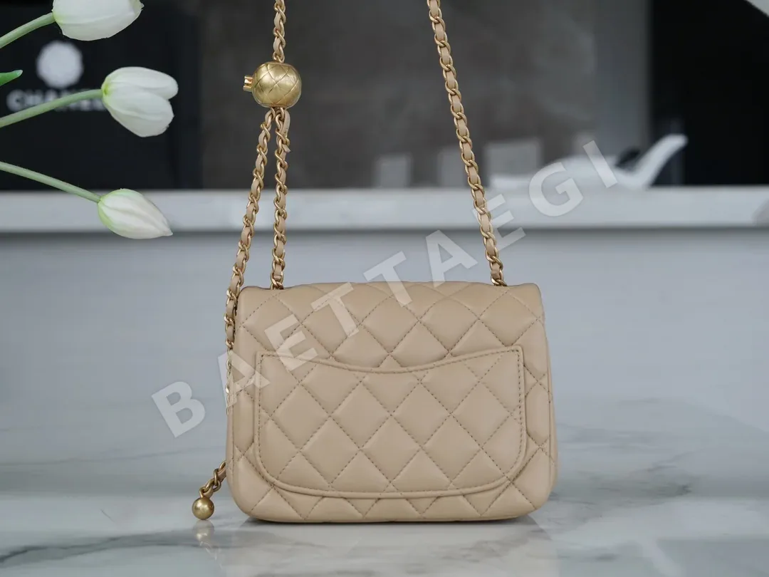 샤넬 메탈릭 볼 스퀘어 호보백 베이지 가방 23 K 상세 이미지 3