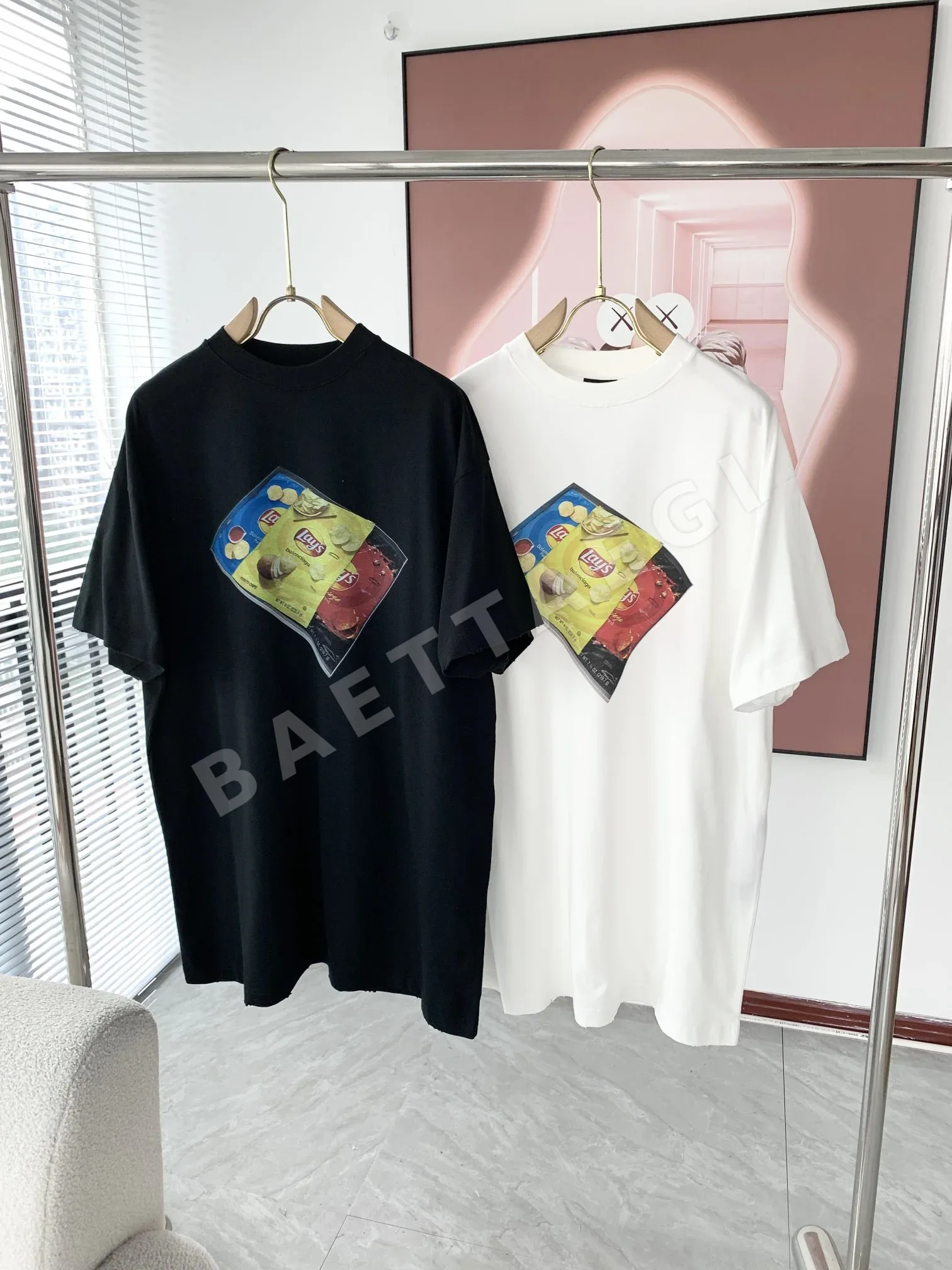 발렌시아가 여성 클래식 로고 반팔 티셔츠 88688