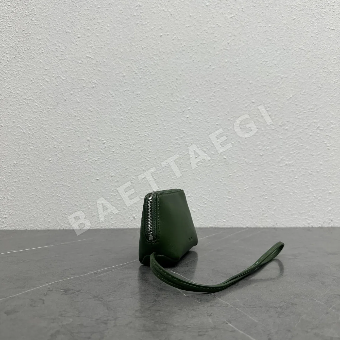 더로우 오웬 새들 가죽 파우치 백 상세 이미지 2