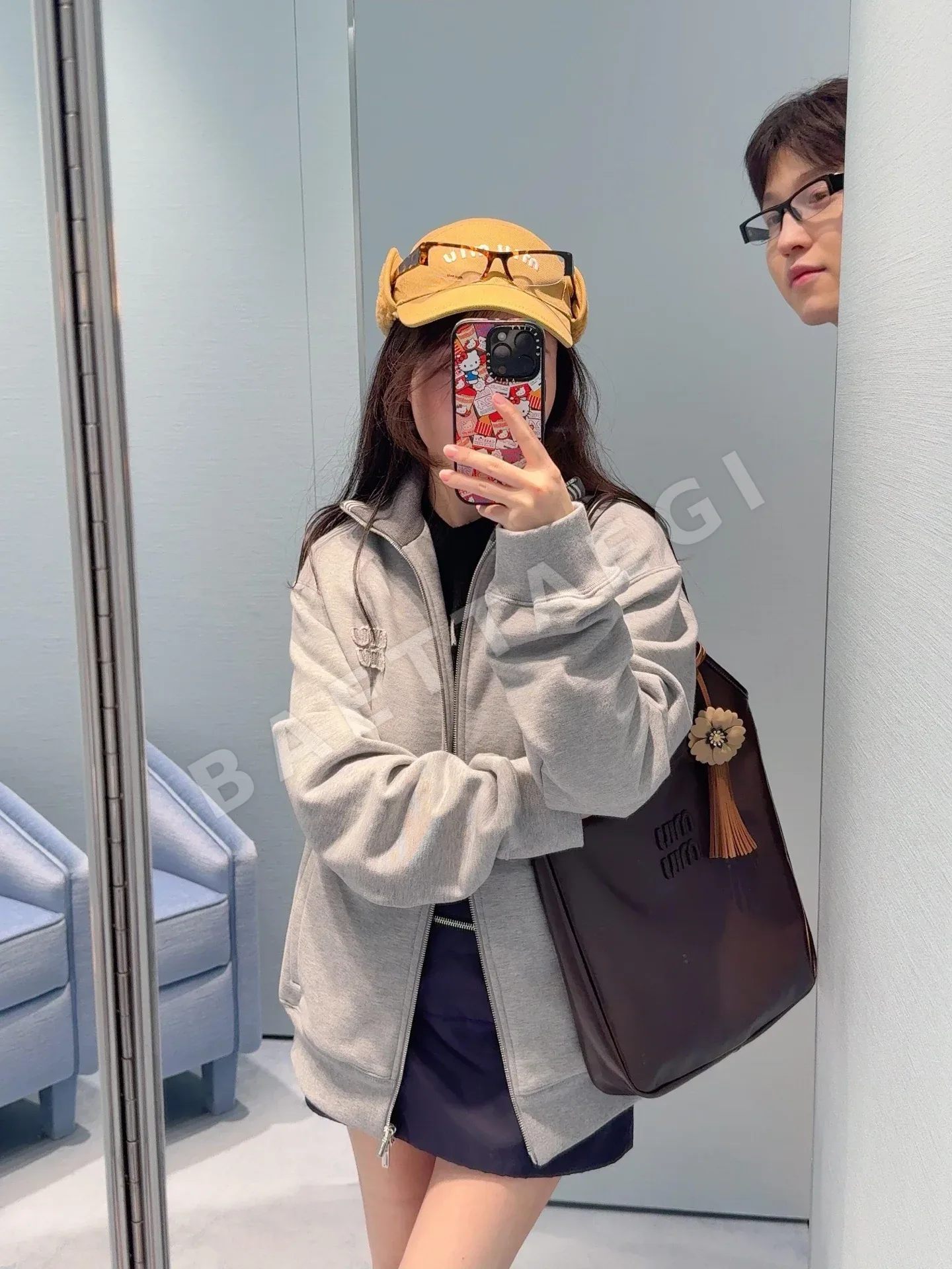미우미우 레터 자수 캐주얼 풀집업 여성 자켓 상세 이미지 6
