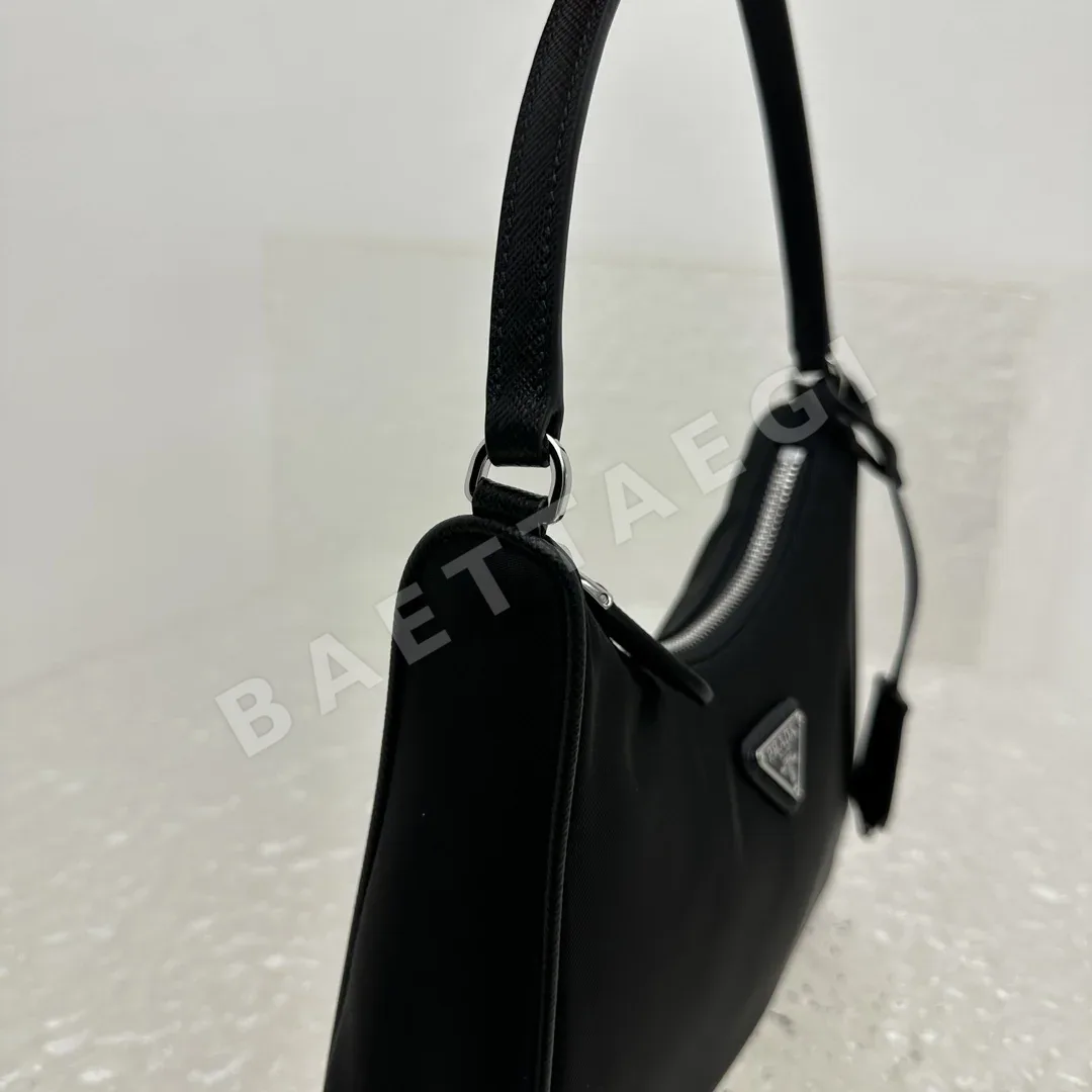 프라다 나일론 호보백 상세 이미지 9