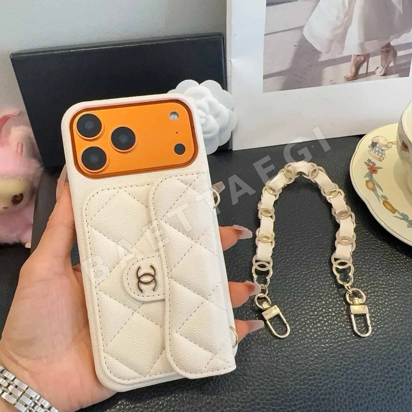샤넬 캐비어 가죽 스마트폰 케이스 상세 이미지 7