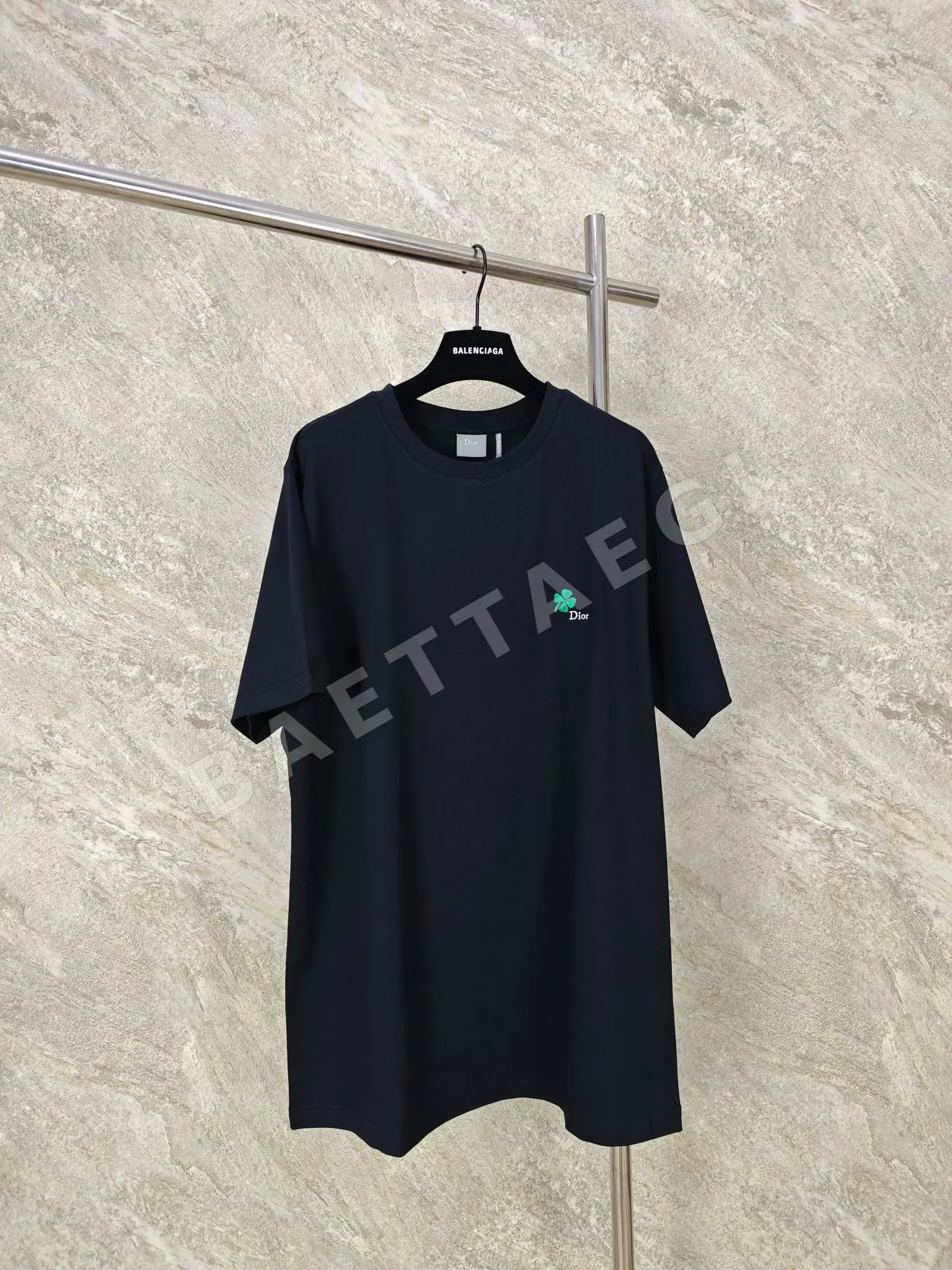 디올 클로버 자수 크루넥 반팔 티셔츠 896