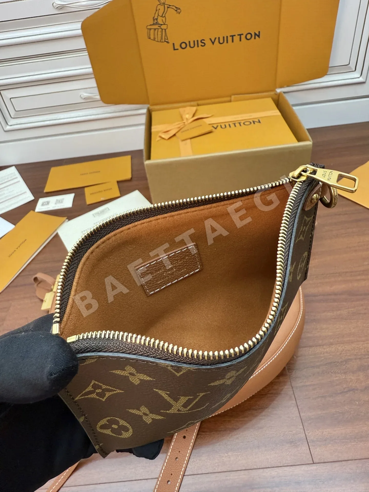 루이비통 다이아몬드 패턴 천연가죽 가방 M14642 상세 이미지 6