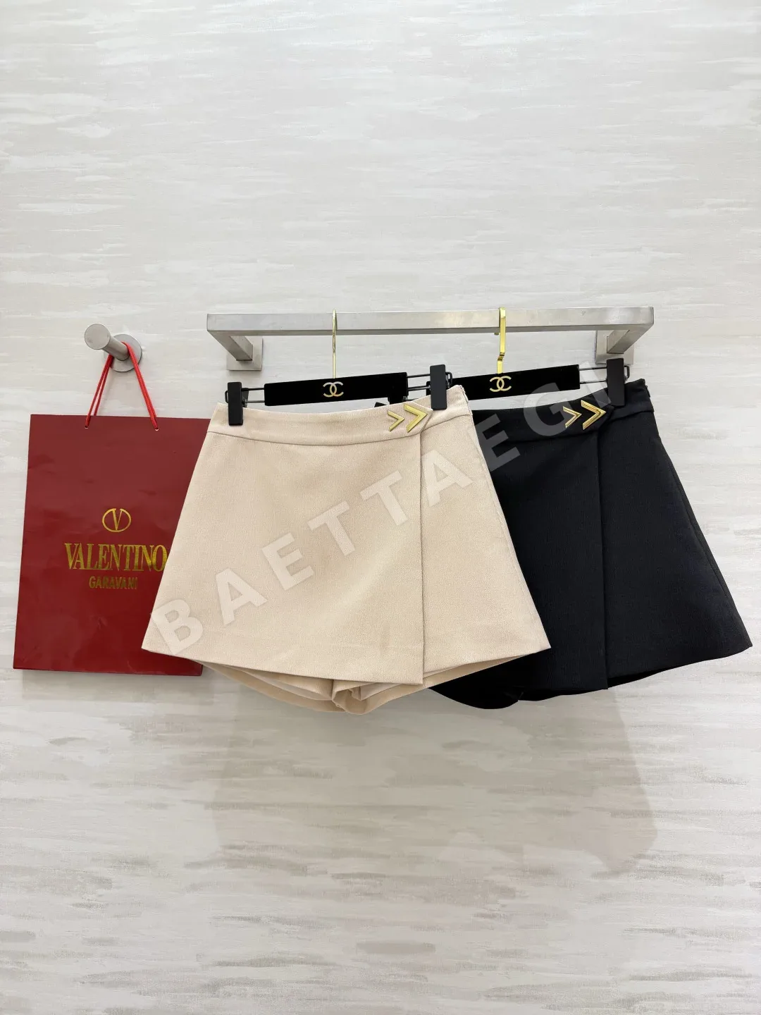 발렌티노 메탈 애로우 버클 하이웨이스트 A라인 큐롯 스커트 상세 이미지 9