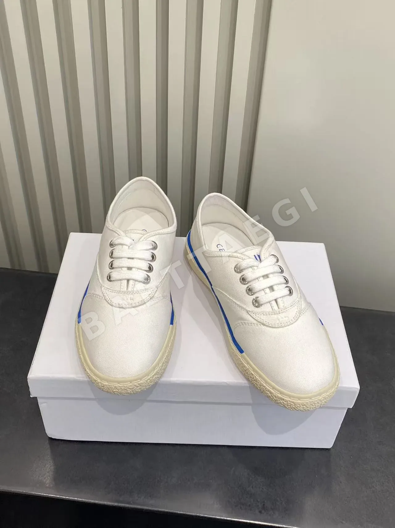 셀린느 자수 캔버스 비스킷 슈즈 상세 이미지 5
